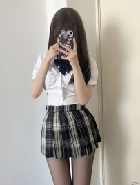 可安161.42.C.21歲 很可愛的一個女孩  很會撒嬌  服務：洗澡共浴 愛愛 按摩 69 親吻