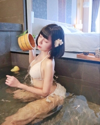 蓓達 160.46.D.23歲  嬌小大奶妹報班!! 美腿修長 大奶小蠻腰的夢幻身材 光是看著就讓