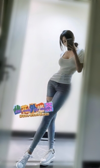 妍妍 170.E奶.50kg.26歲 美腿超正美女 像漫畫角色來到現實般 喜歡運動健身體力超好 柔