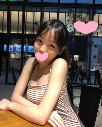 小小  158.D奶.20歲.46kg 臉蛋可愛 漂亮 眼睛很大  無抽煙 無刺青 乖乖女孩 服務：親