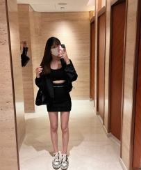 亞亞 160cm 45kg C奶 21歲 #雙北推薦  身材苗條  敢玩  可以摸穴~可以69~ 可配合變裝