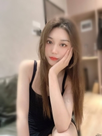 拉菲 165-48-D 25歲 職業：模特 身材凹凸有型 本人不抽煙  臉蛋漂亮  A4腰 纖細的長腿