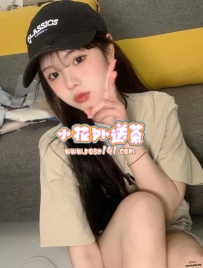 易欣 162.C奶.45kg.20歲 氣質出眾  窈窕曲線 高人氣大學校花 多汁水嫩騷底辣 白裡透紅